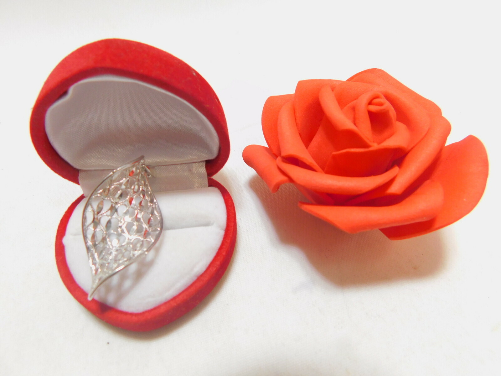 srebrna-zakrecona-zawieszka-z-sercami-218-g-925-material-srebro