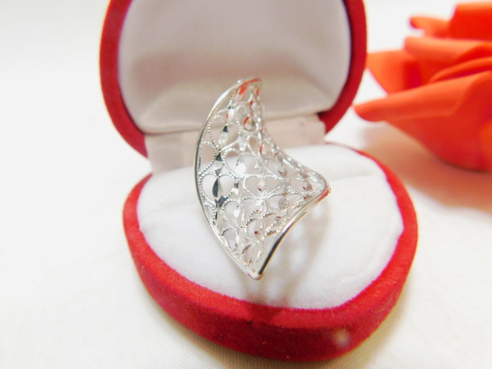 srebrna-zakrecona-zawieszka-z-sercami-218-g-925-stan-nowy