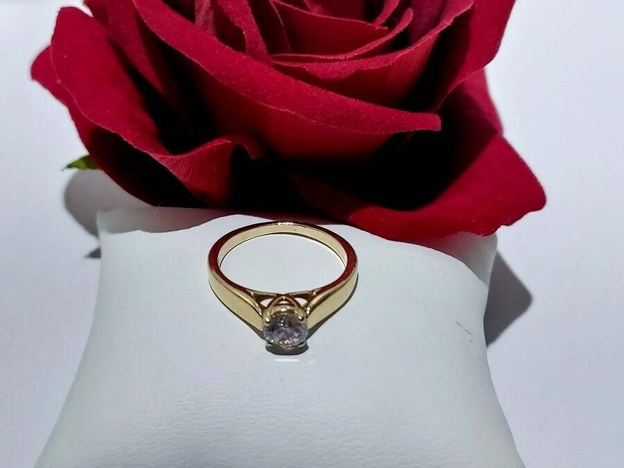 sliczny-zloty-pierscionek-585-kamien-cyrkonia