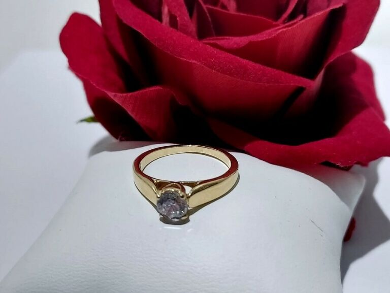 sliczny-zloty-pierscionek-585-kolor-dominujacy-zloty