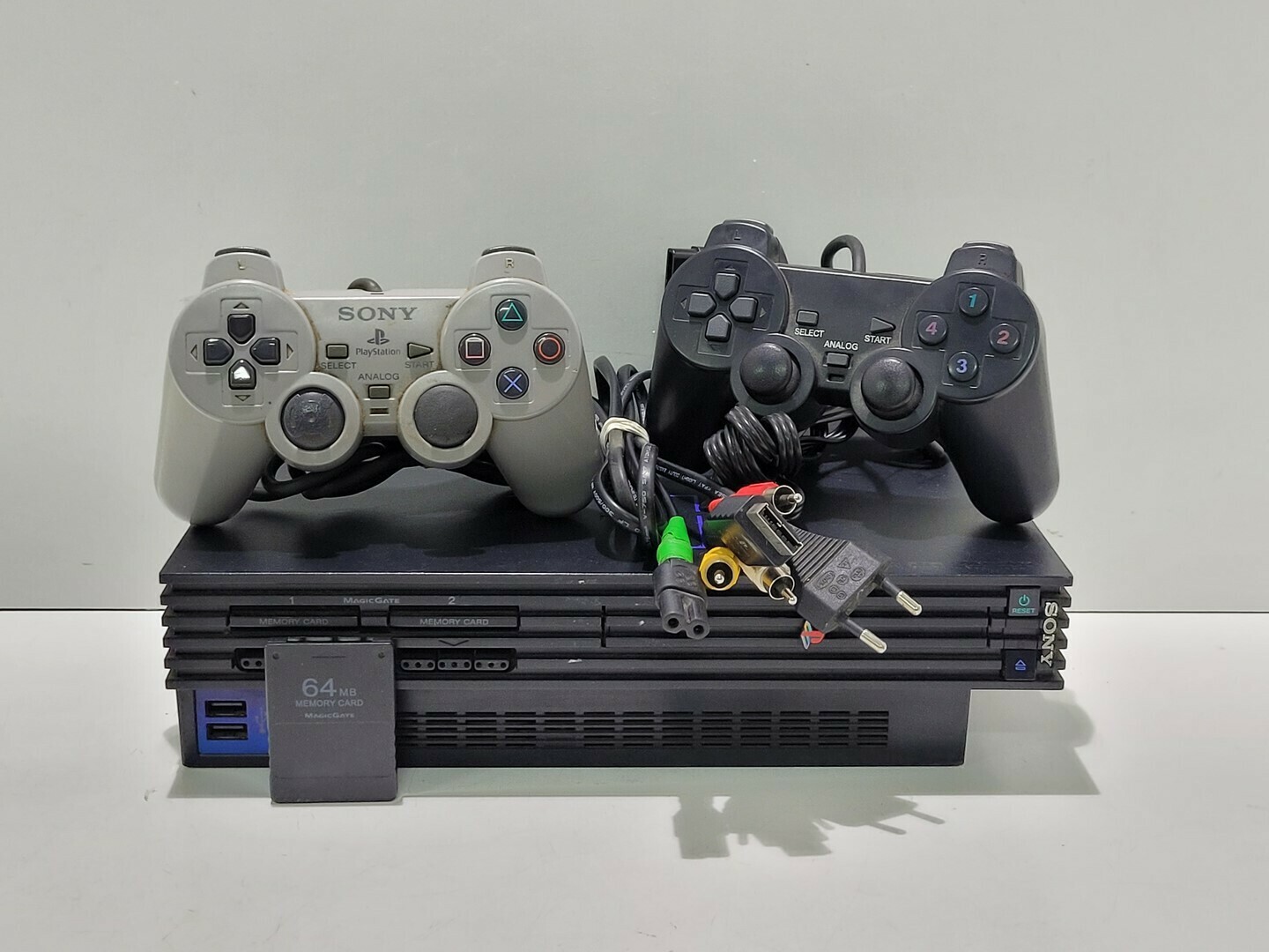 konsola-playstation-2-fat-scph-50004-ps2-2-pad-sportowa-2-starachowice