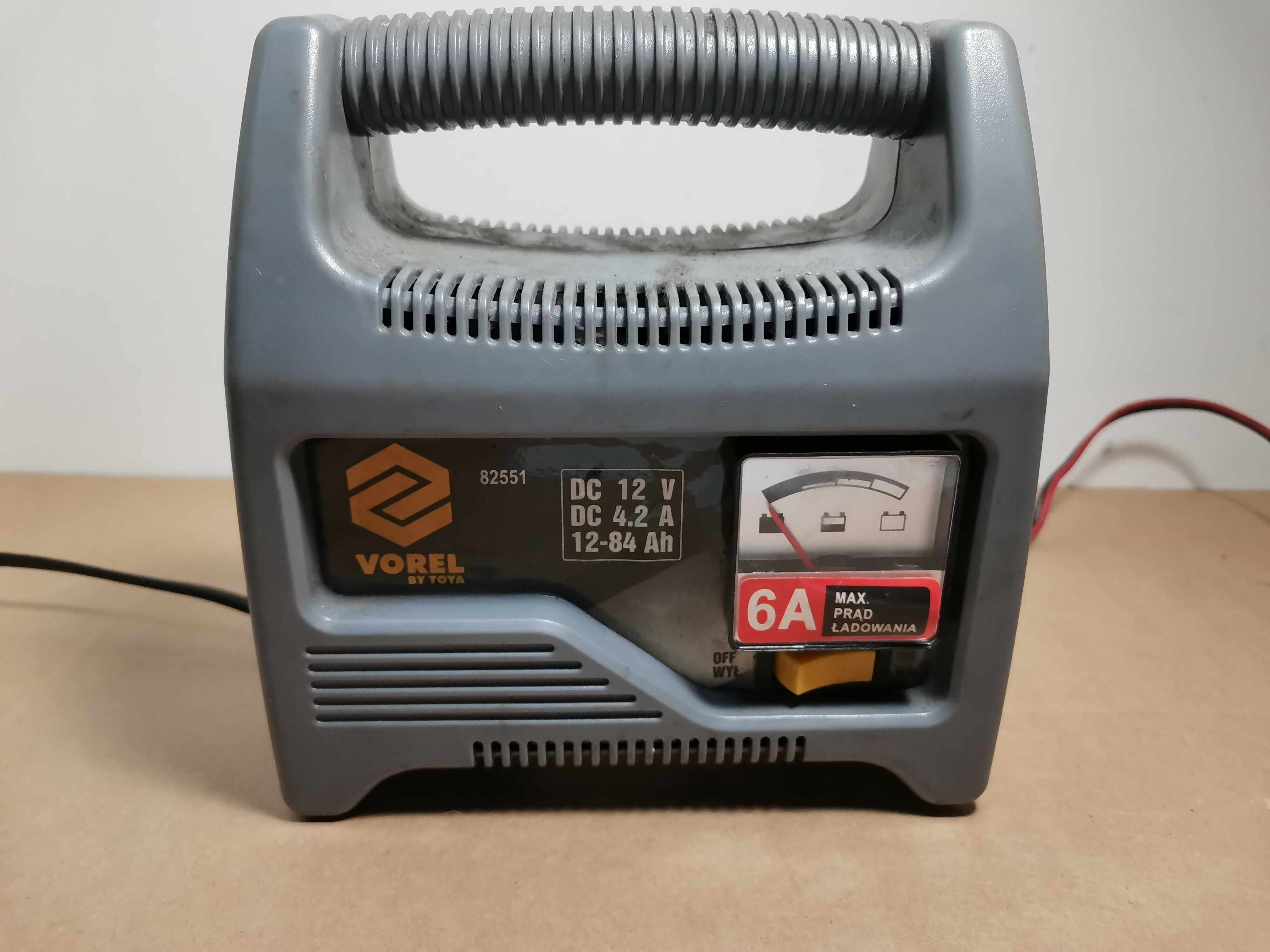 prostownik-vorel-82551-stan-uzywany