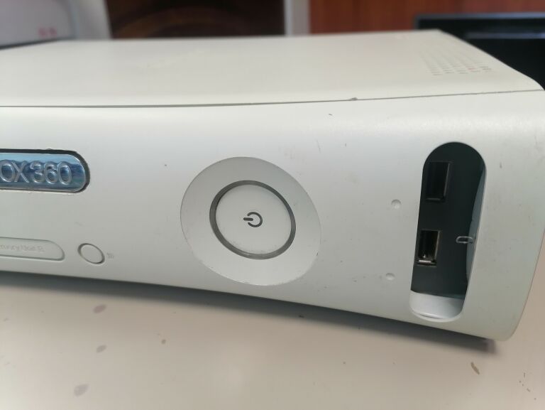 KONSOLA XBOX 360