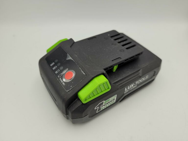 LUX-TOOLS AKUMULATOR 20V 2AH | Akumulatory do elektronarzędzi | Loombard.pl