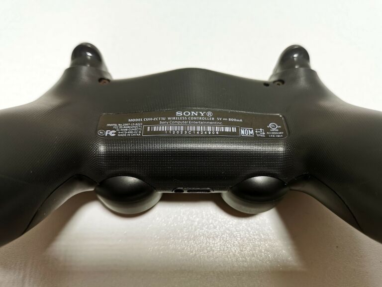 PAD PS4 DUALSHOCK 4 *ZAMIENNIK* OPIS