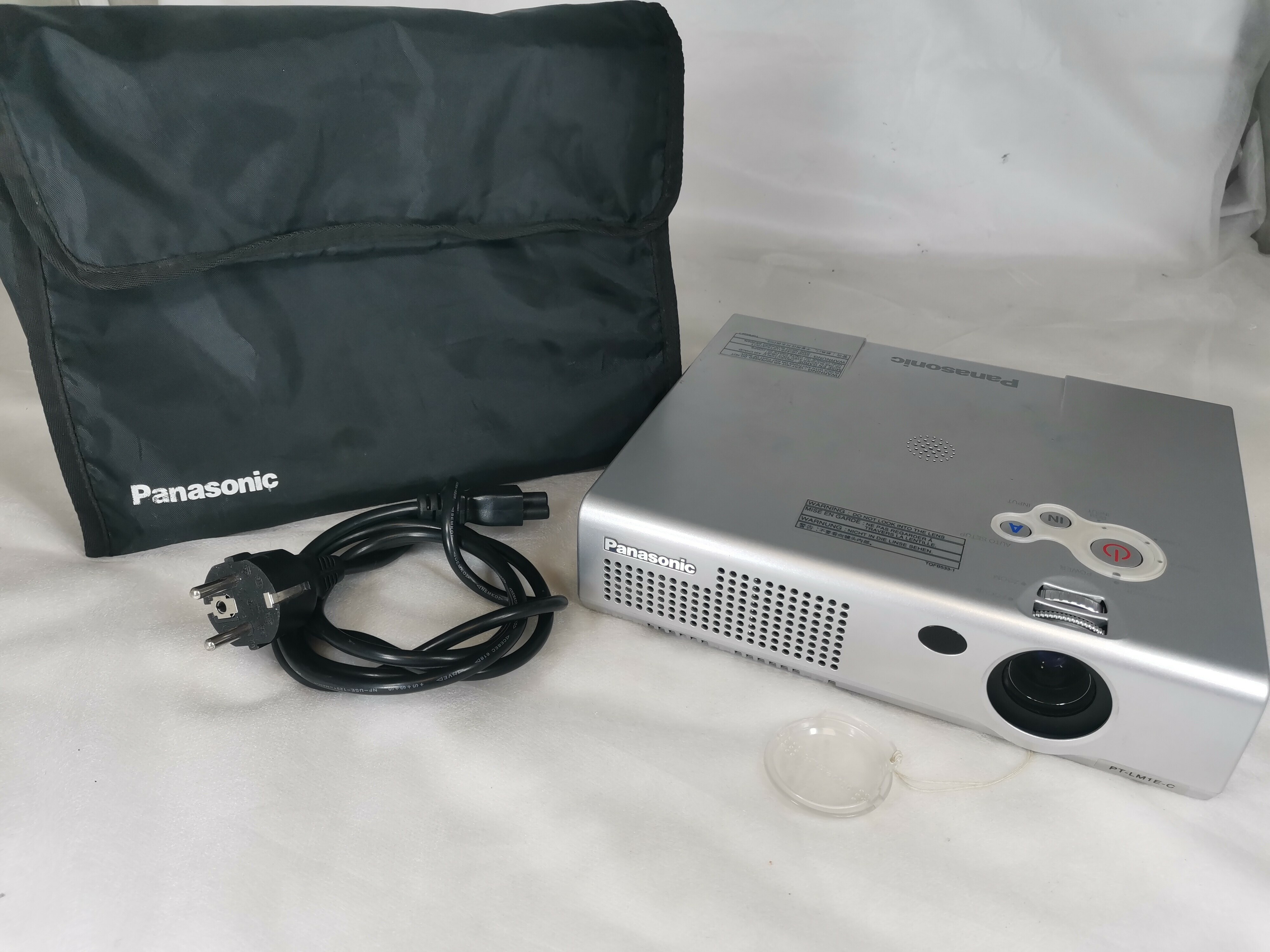 projektor-panasonic-pt-lm1e-c-dabrowskiego-30-strzegom-sj