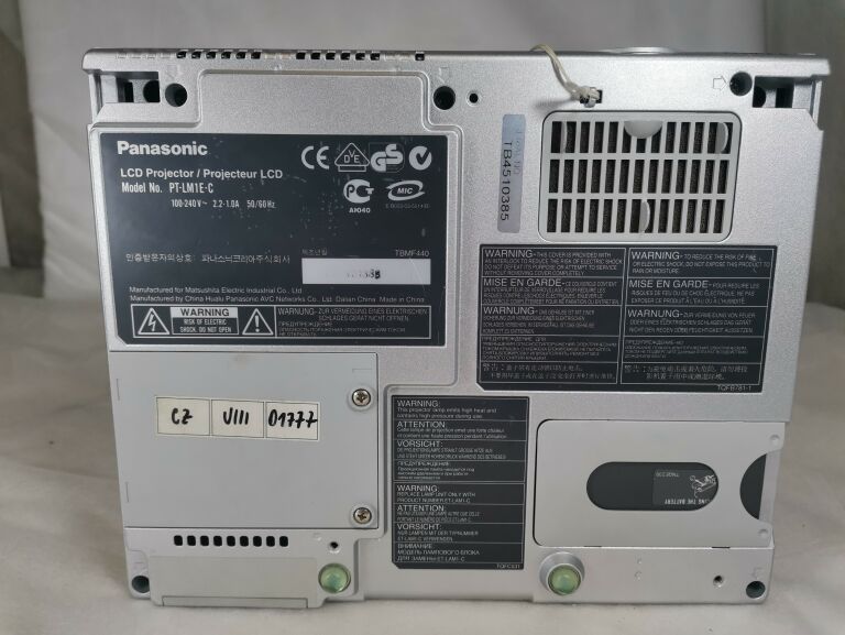 PROJEKTOR PANASONIC PT-LM1E-C