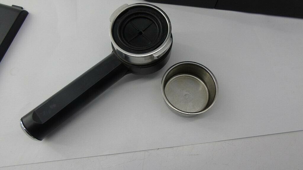 ekspres-cisnieniowy-saeco-poemia-kolor-dominujacy-czarny