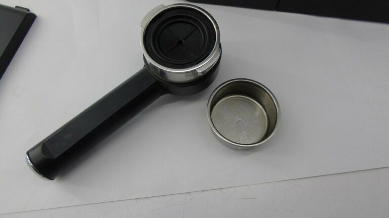 ekspres-cisnieniowy-saeco-poemia-kolor-dominujacy-czarny