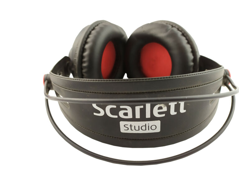 ZESTAW INTERFEJS FOCUSRITE SCARLETT 2I2 2GEN