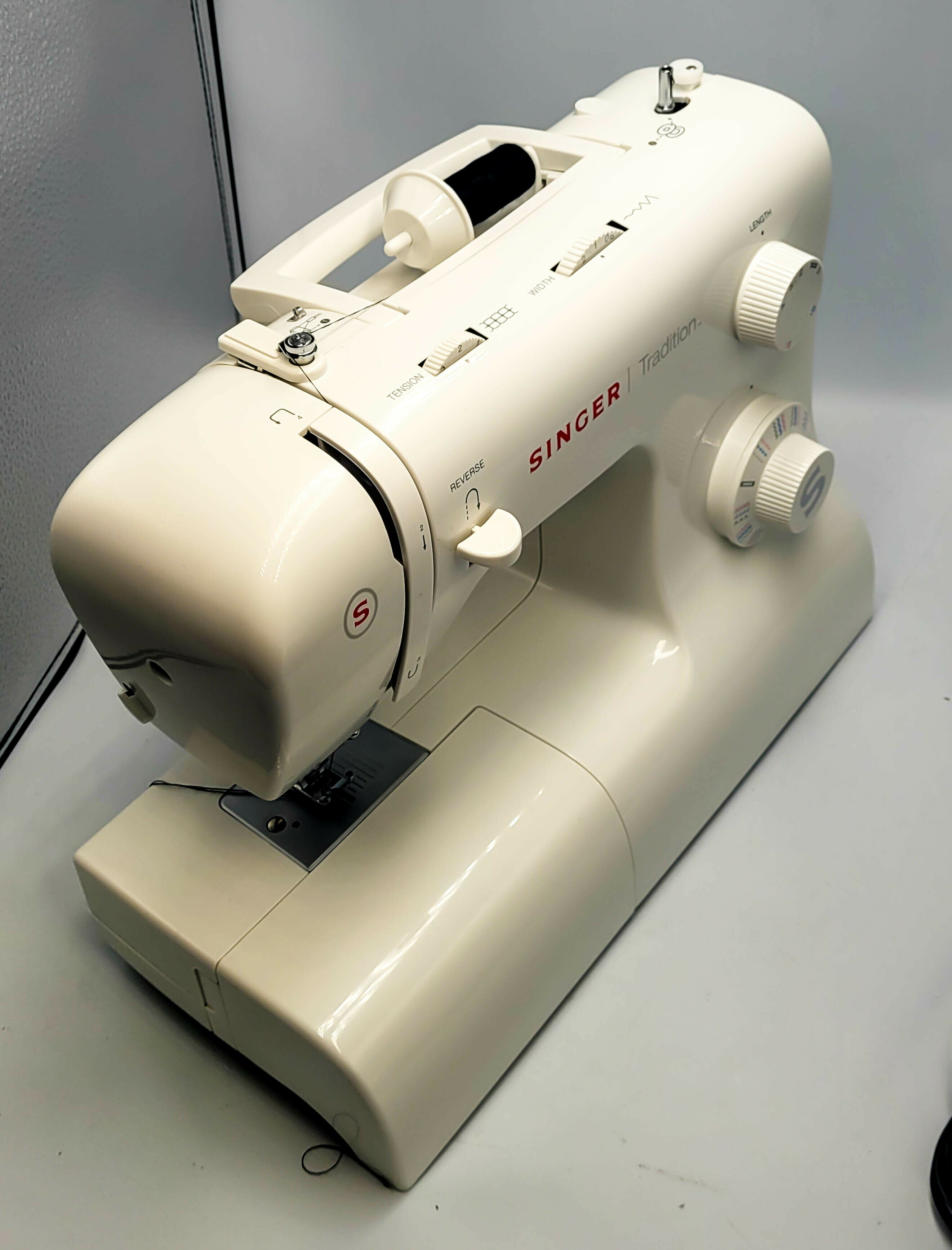 maszyna-do-szycia-singer-tradition-2282-marka-singer