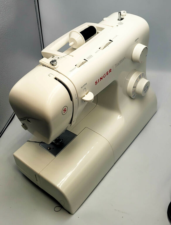 maszyna-do-szycia-singer-tradition-2282-marka-singer