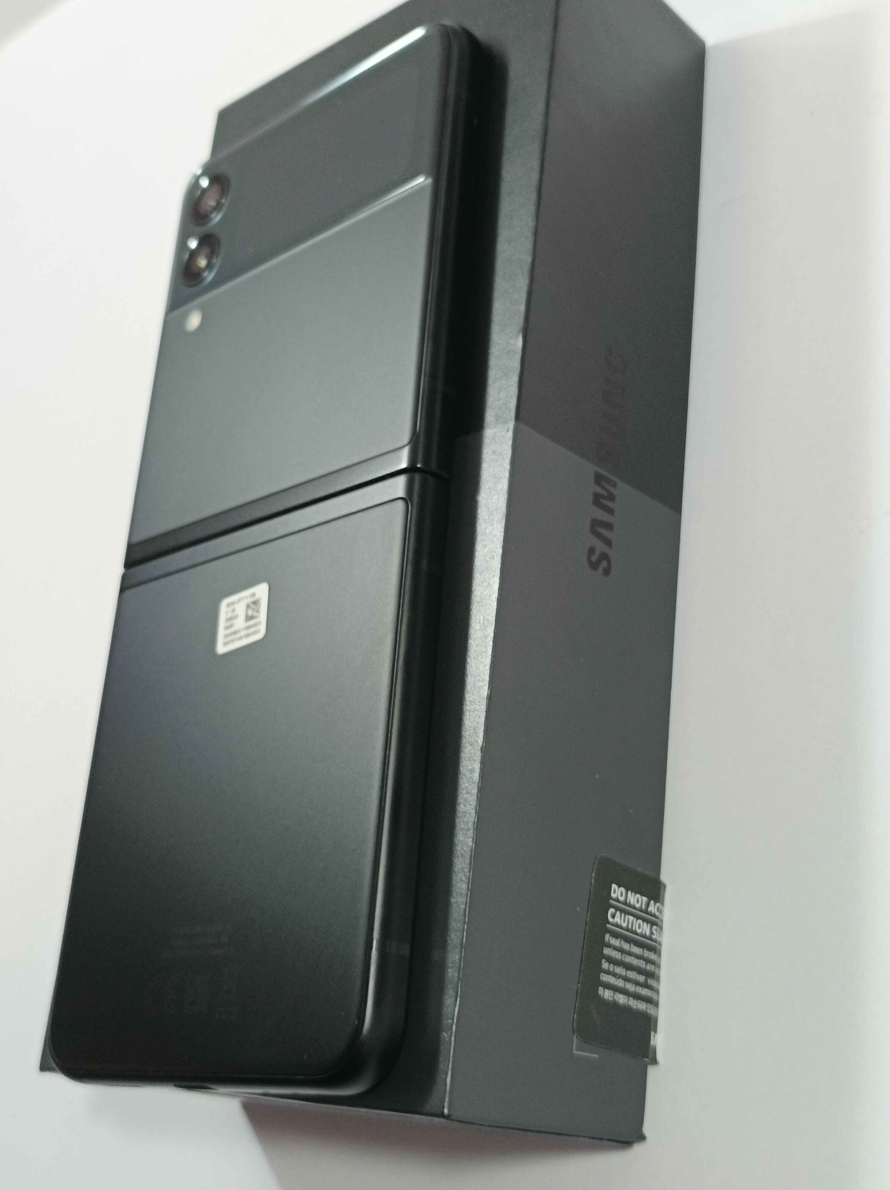 samsung-galaxy-z-flip3-5g-at-8gb-at-256-gb-at-bez-bloka-przekatna-ekranu-67