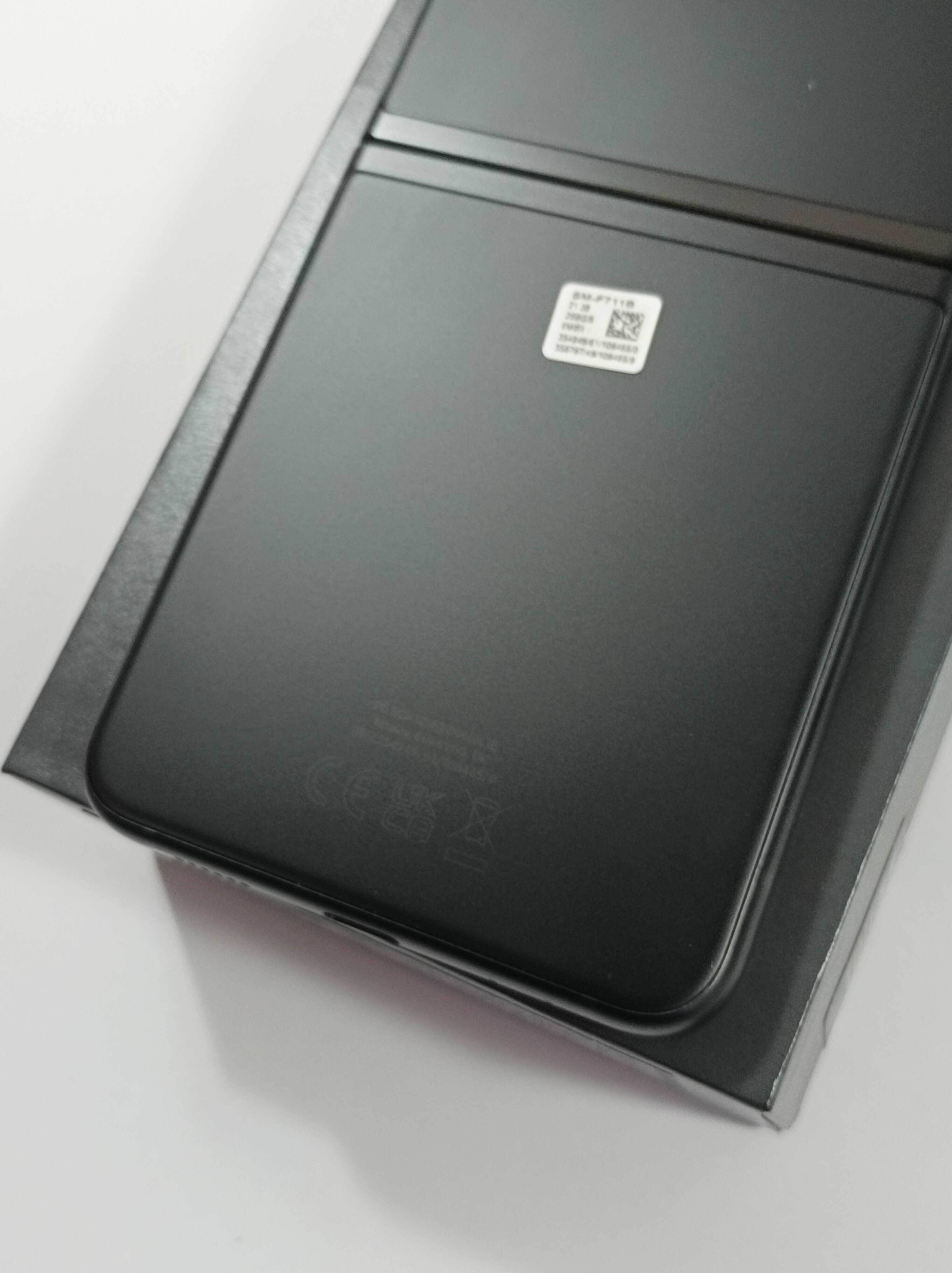 samsung-galaxy-z-flip3-5g-at-8gb-at-256-gb-at-bez-bloka-wbudowana-pamiec-256-gb