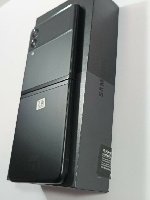 samsung-galaxy-z-flip3-5g-at-8gb-at-256-gb-at-bez-bloka-przekatna-ekranu-67