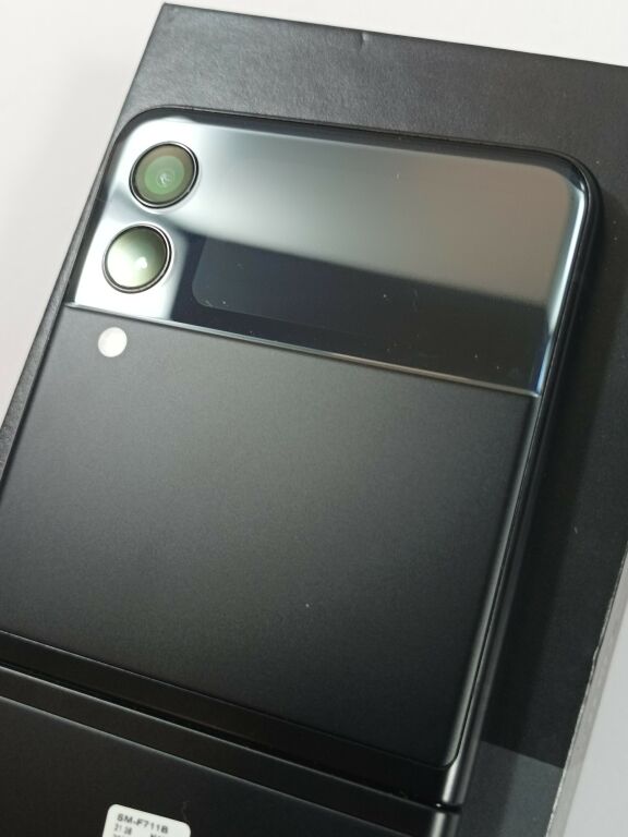 samsung-galaxy-z-flip3-5g-at-8gb-at-256-gb-at-bez-bloka-pamiec-ram-8-gb