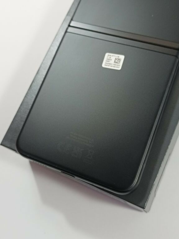 samsung-galaxy-z-flip3-5g-at-8gb-at-256-gb-at-bez-bloka-wbudowana-pamiec-256-gb