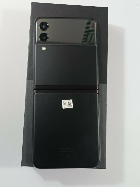 samsung-galaxy-z-flip3-5g-at-8gb-at-256-gb-at-bez-bloka-system-operacyjny-android