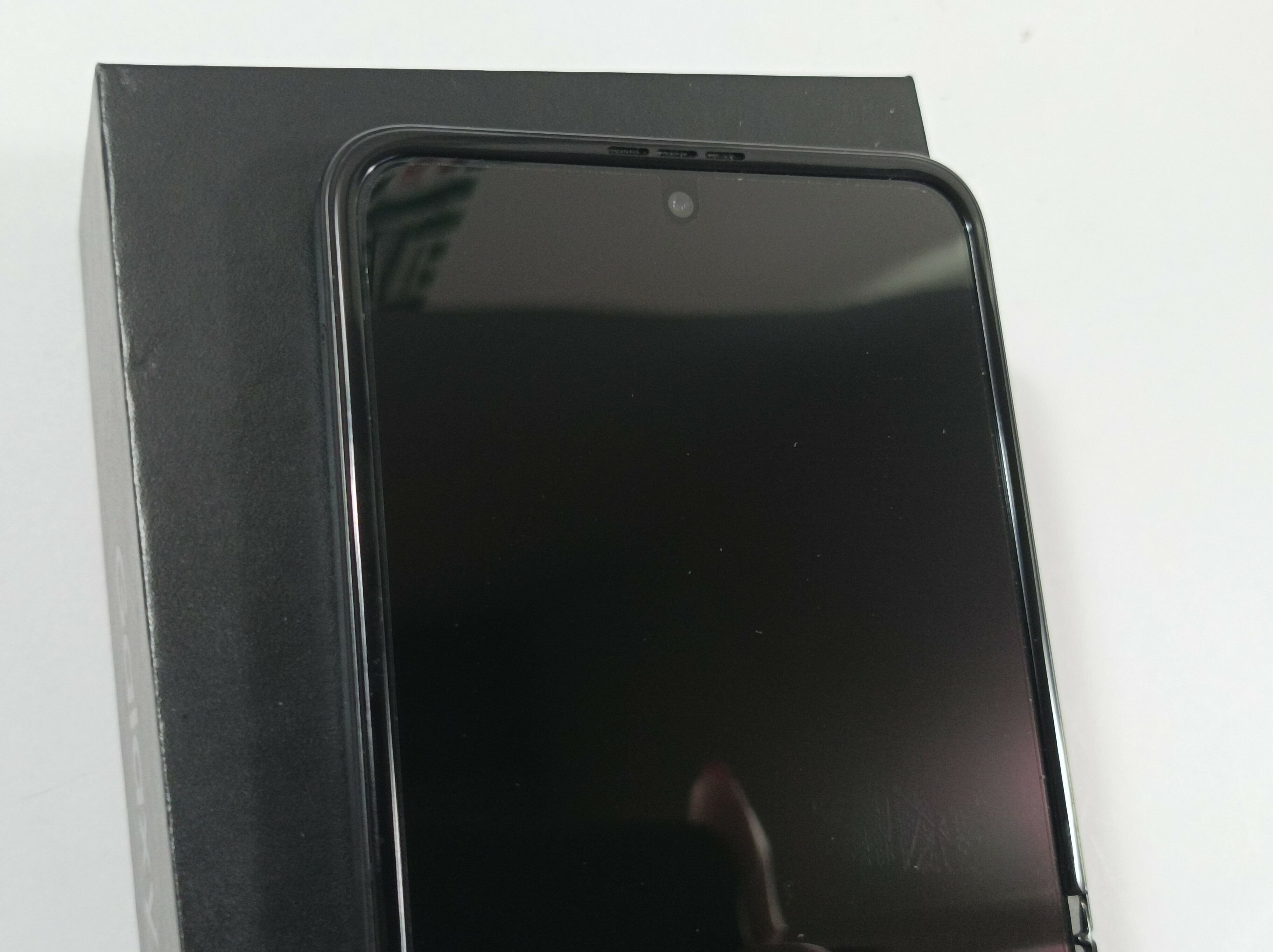 samsung-galaxy-z-flip3-5g-at-8gb-at-256-gb-at-bez-bloka-pojemnosc-akumulatora-3300