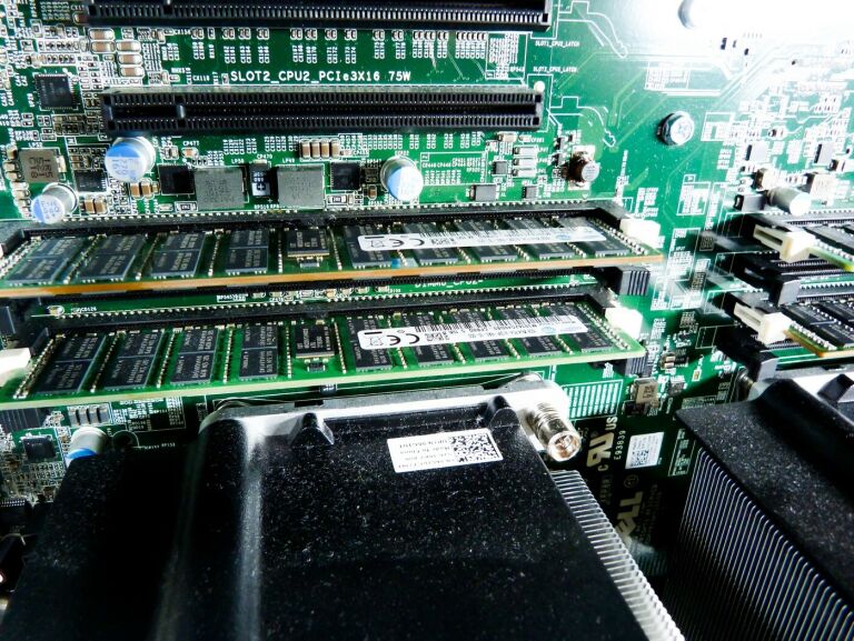 KOMPUTER DELL PRECISION T7910 E5 128GB RAM 500 GB