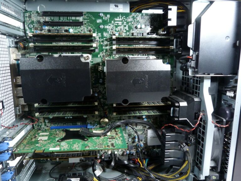KOMPUTER DELL PRECISION T7910 E5 128GB RAM 500 GB