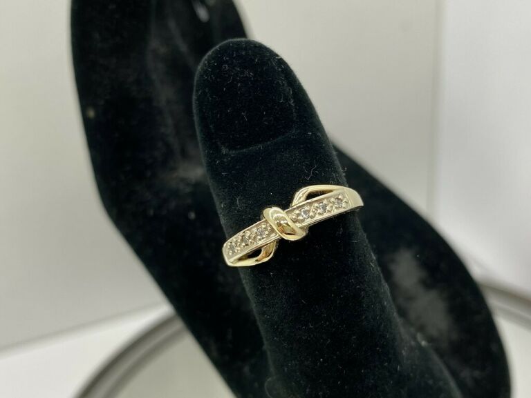 zloty-pierscionek-z-brylantami-585-w242g-r9-kamien-brylant