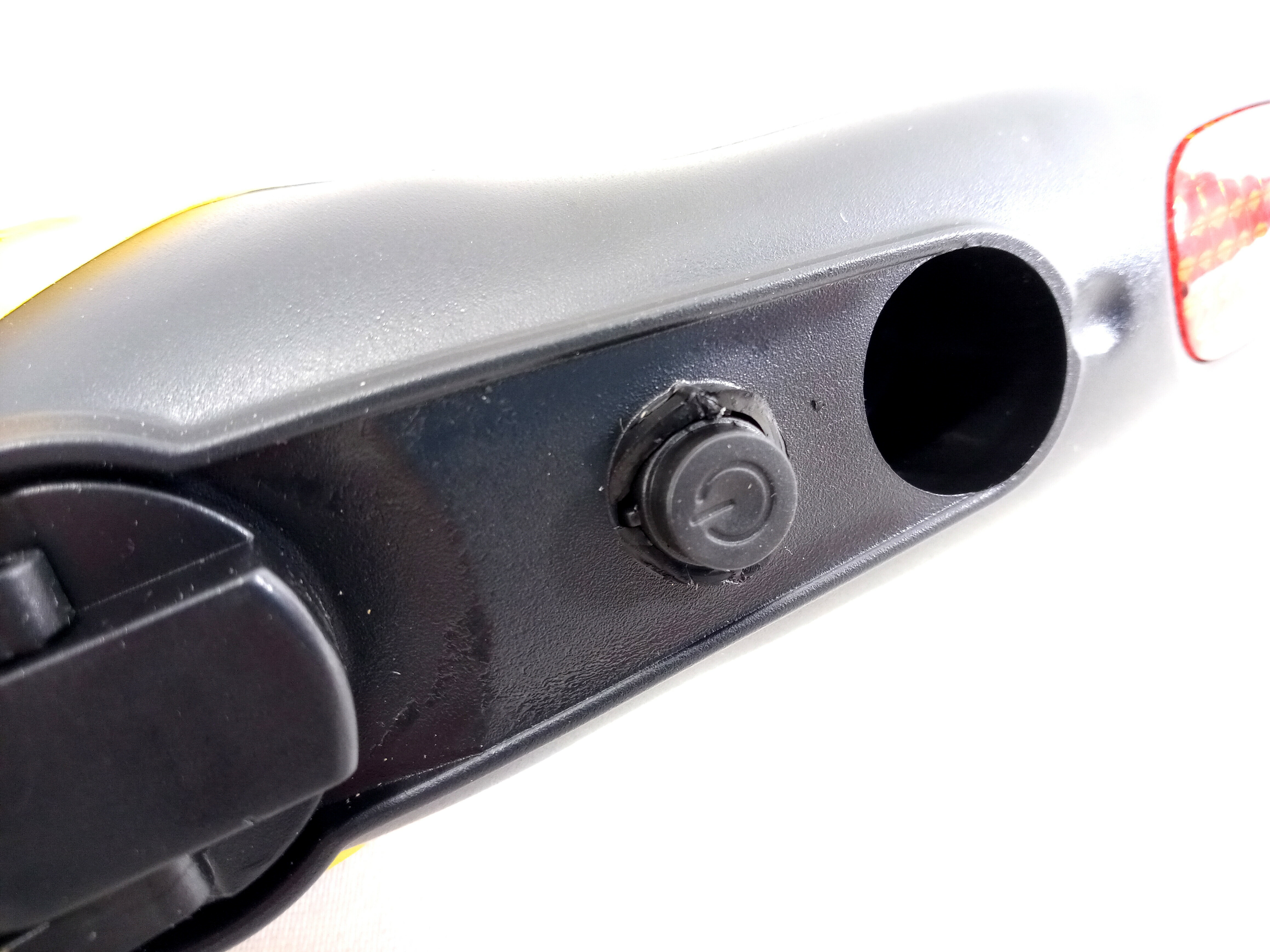 latarka-wielofunkcyjna-ratunkowa-forever-5w1-opis-rodzaj-wielofunkcyjne