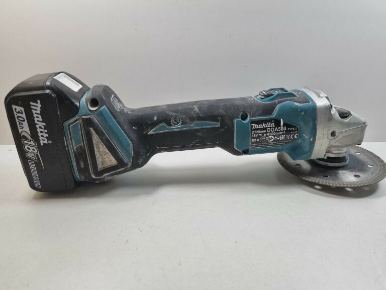 SZLIFIERKA KĄTOWA MAKITA DGA504