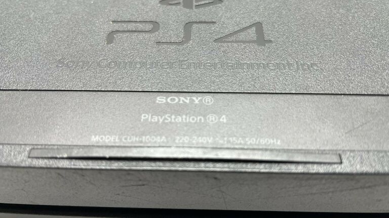 KONSOLA PS4 500GB CUH-1004A