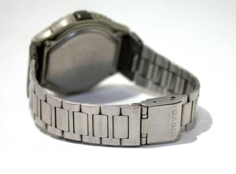 zegarek-casio-twincept-abx-22-mechanizm-kwarcowy