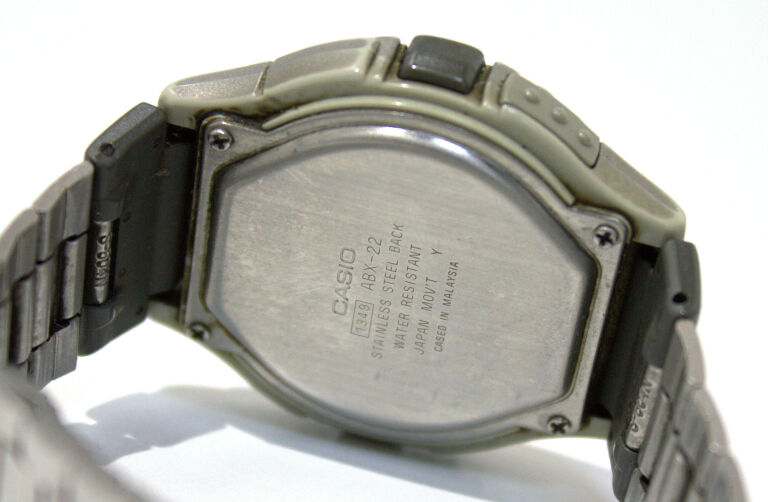 zegarek-casio-twincept-abx-22-ksztalt-koperty-okragla