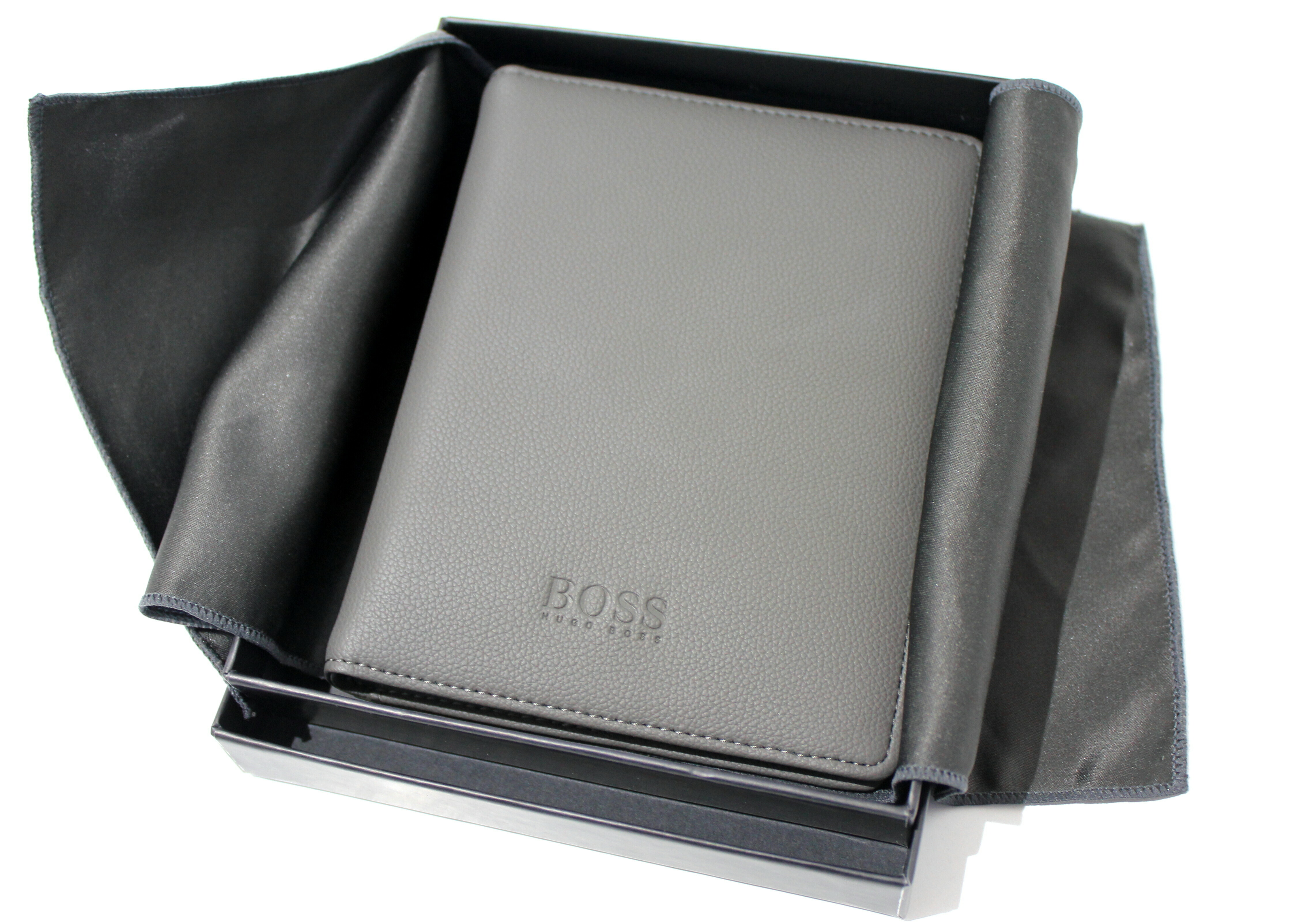 portfel-damski-hugo-boss-szary-pudelko-jana-pawla-ii-41a-warszawa