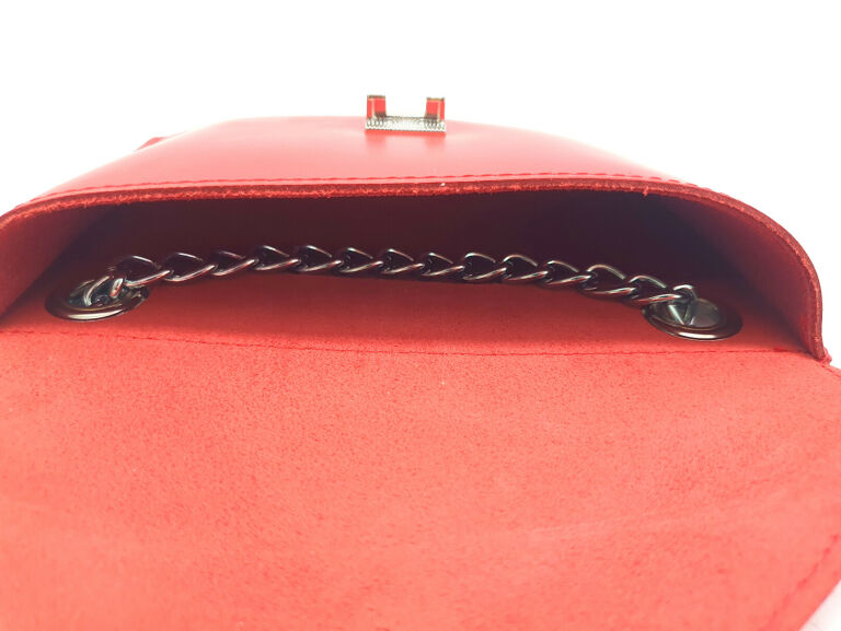 torebka-nerka-skora-czerwona-batycki-kolor-czerwony