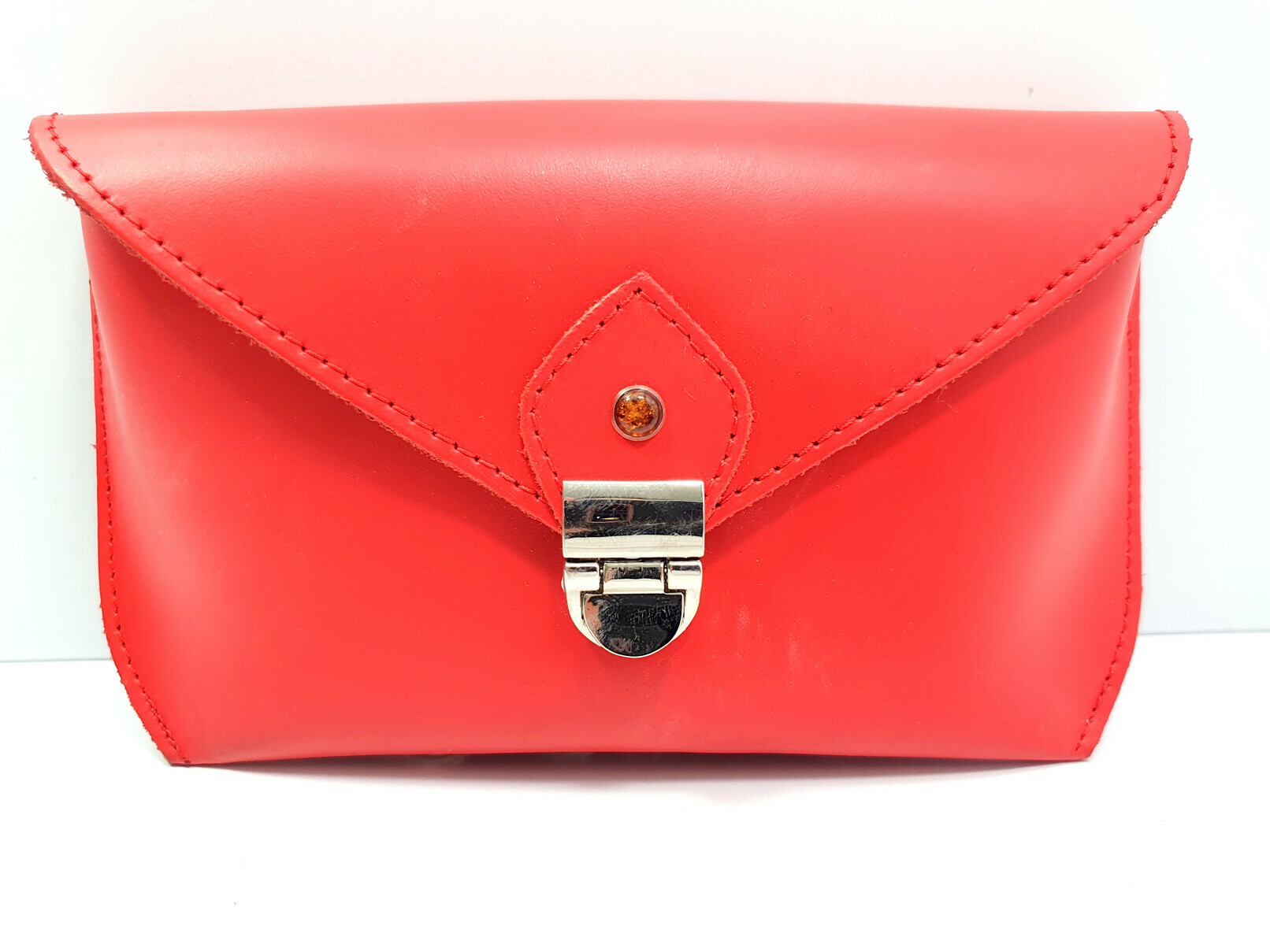 torebka-nerka-skora-czerwona-batycki-stan-uzywany