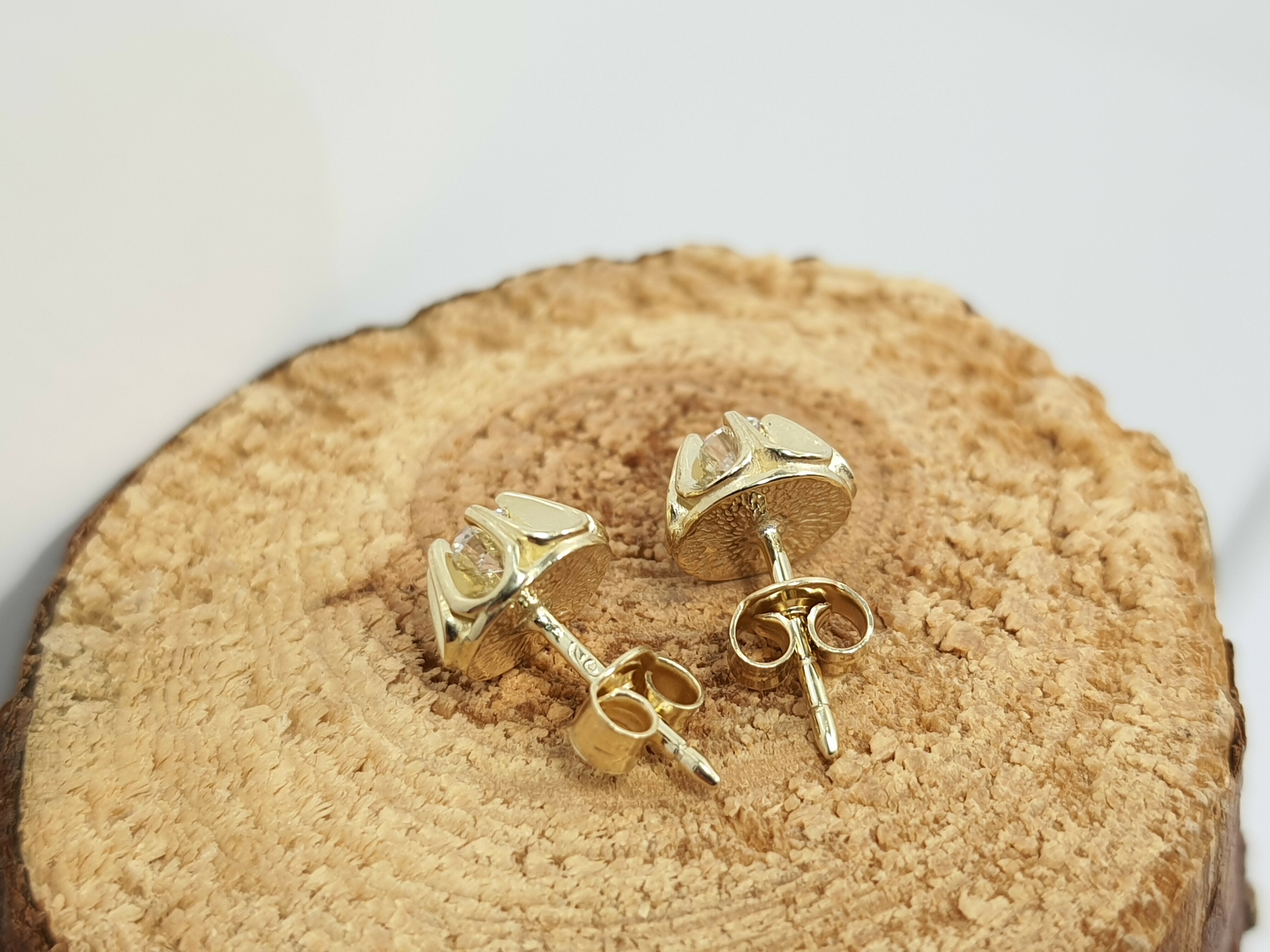 nowe-zlote-kolczyki-z-cyrkonia-sztyft-333-169g-cechy-brak