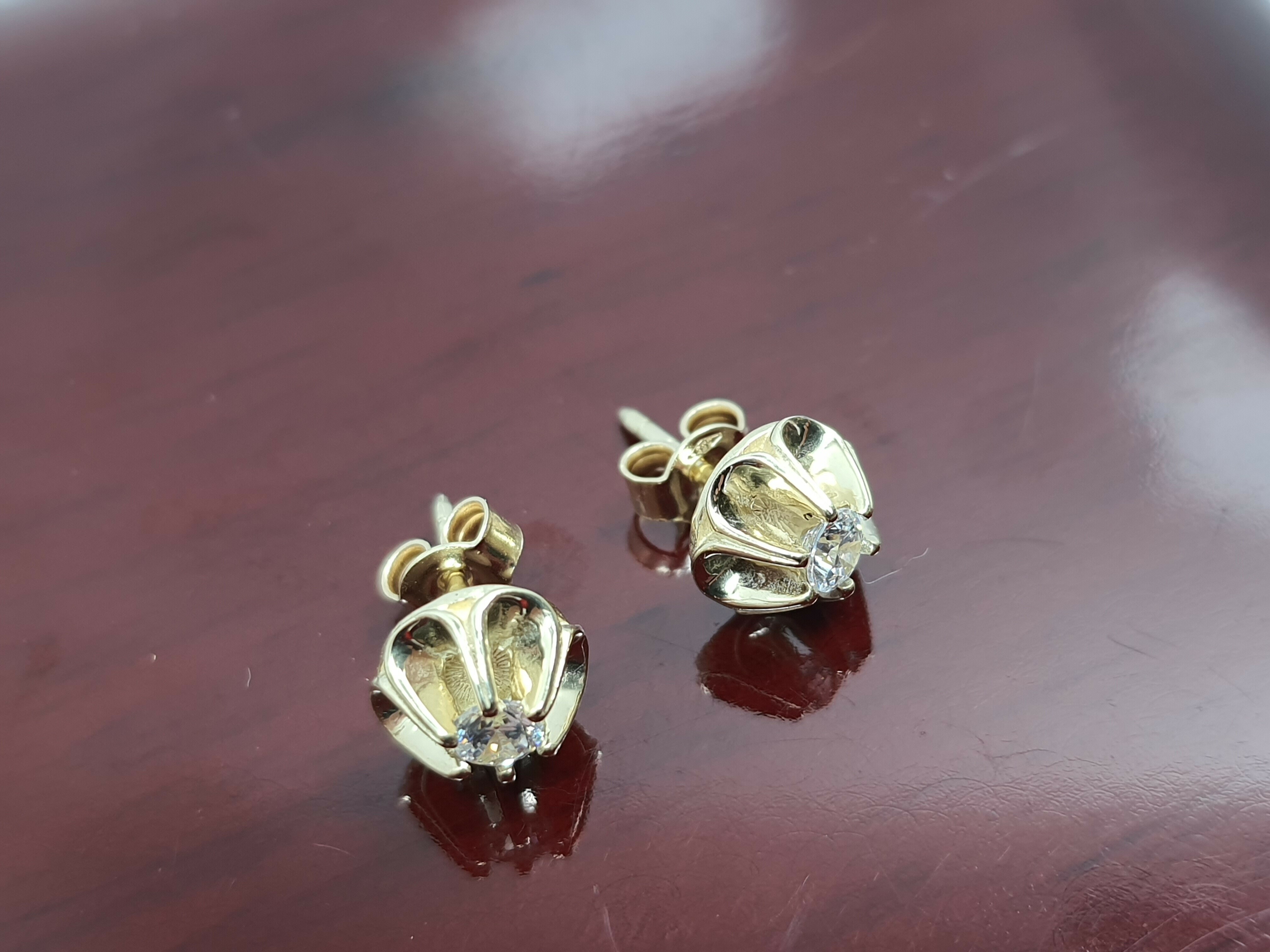 nowe-zlote-kolczyki-z-cyrkonia-sztyft-333-169g-rodzaj-bigla-sztyft