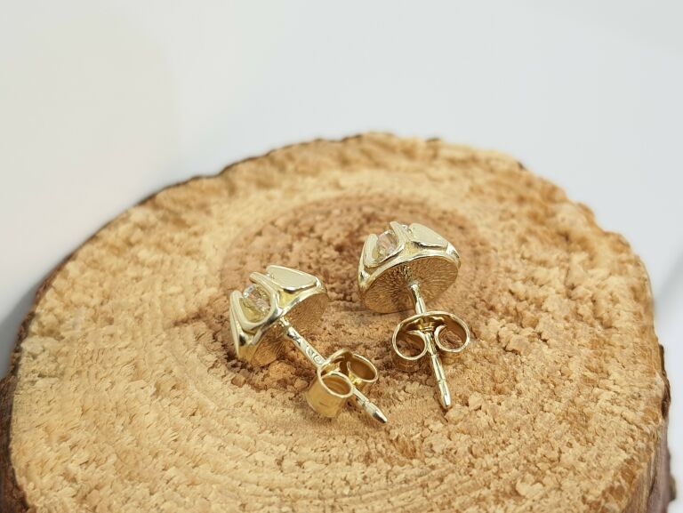 nowe-zlote-kolczyki-z-cyrkonia-sztyft-333-169g-cechy-brak