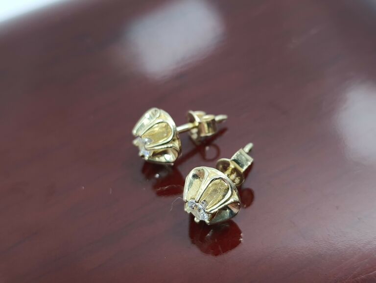 nowe-zlote-kolczyki-z-cyrkonia-sztyft-333-169g-material-zloto