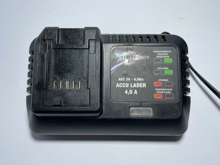 pilarka-tarczowa-akumulatorowa-ferrex-at-okazja-srednica-otworu-pily-1