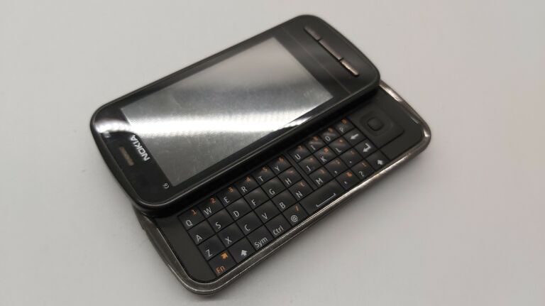 NOKIA C6-00 - BEZ SIMLOCKA