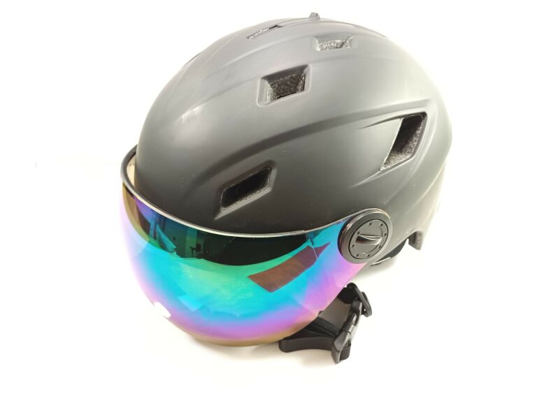 KASK NARCIARSKI Z SZYBĄ VERSHOLD XL