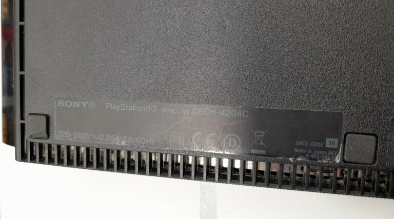 KONSOLA PLAYSTATION 3 465GB + GRY + PADY + KINECT