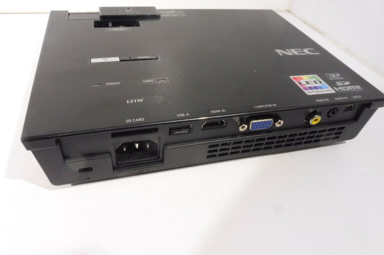 PROJEKTOR LED NEC L51W POKROWIEC