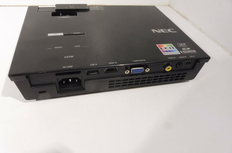 PROJEKTOR LED NEC L51W POKROWIEC