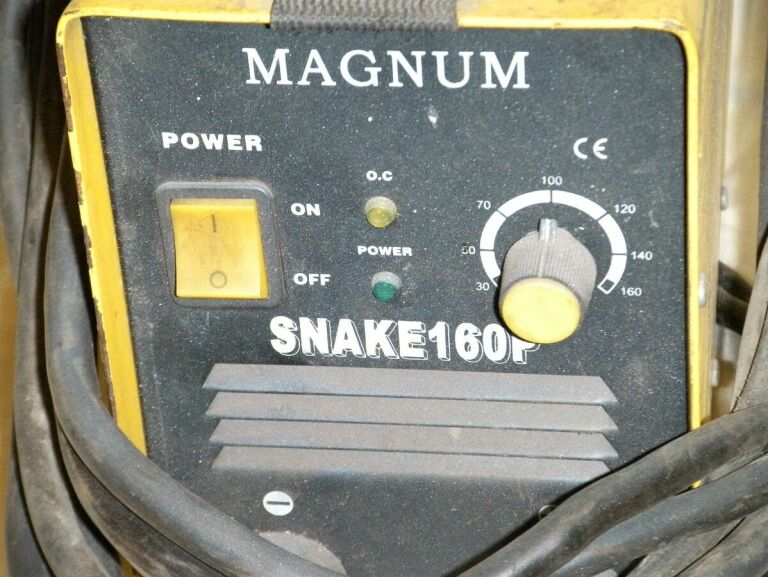 SPAWARKA INWERTOROWA MAGNUM SNAKE 160P Z KABLAMI
