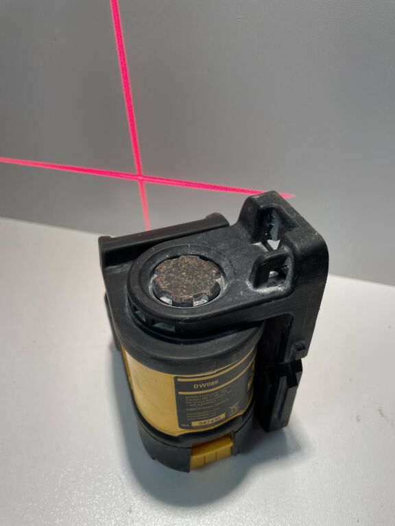 LASER KRZYŻOWY DEWALT DW088