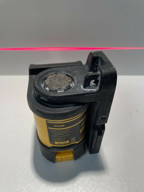 LASER KRZYŻOWY DEWALT DW088