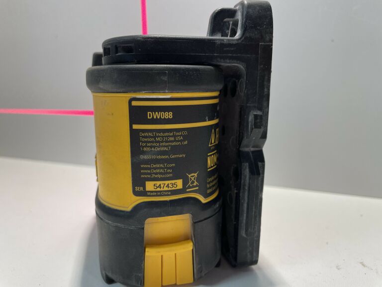 LASER KRZYŻOWY DEWALT DW088