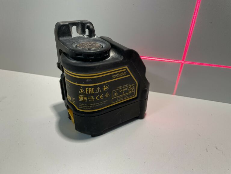LASER KRZYŻOWY DEWALT DW088