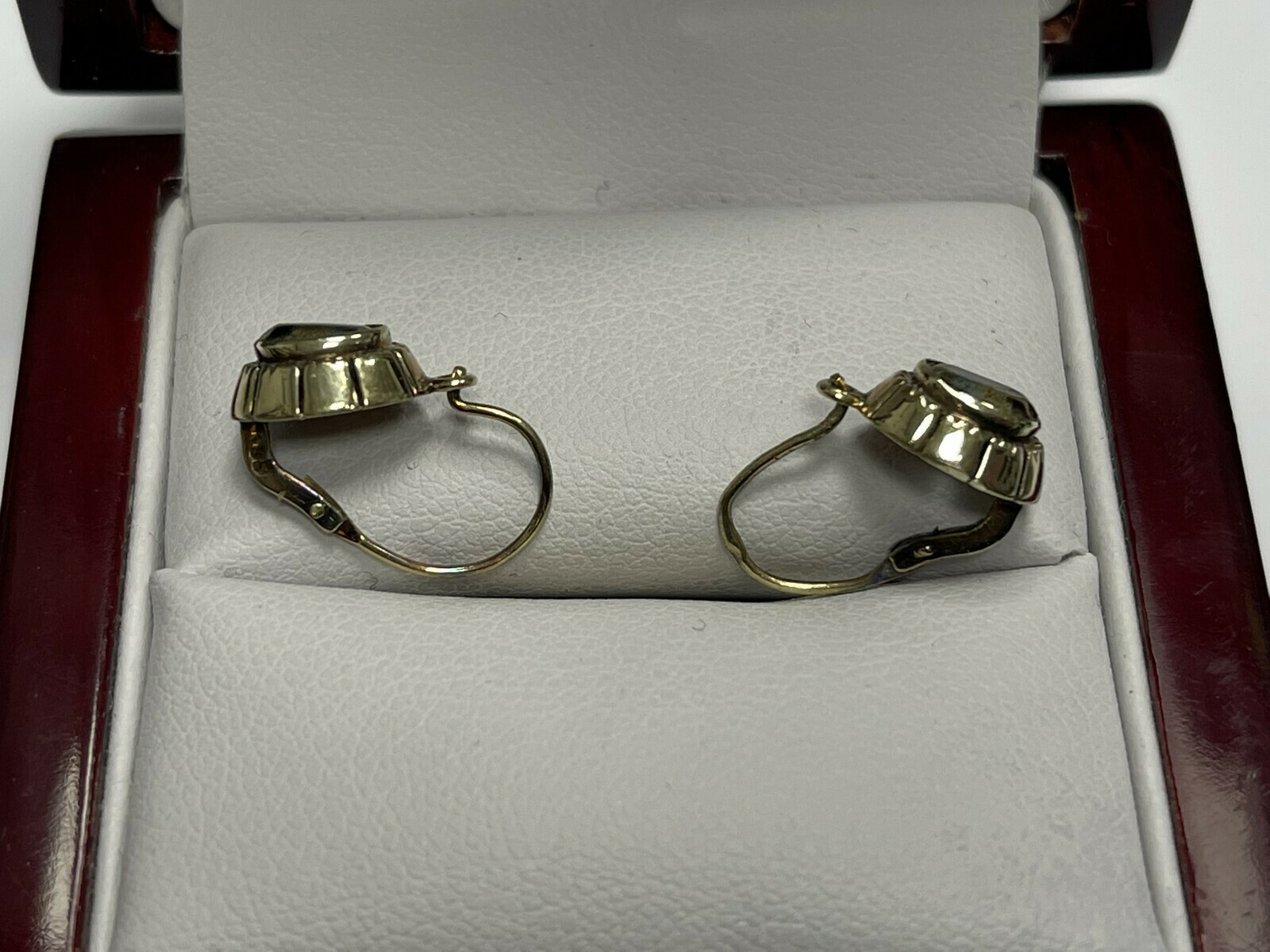 zlote-kolczyki-rodzaj-wyrob-jubilerski